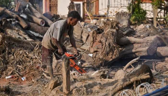 Pencarian Korban Banjir Sumut Dihentikan, Ribuan Warga Masih Mengungsi
