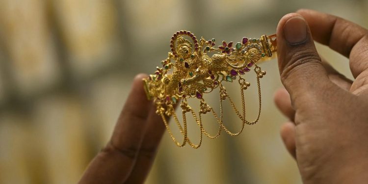 Harga Emas Perhiasan Hari Ini 30 April 2026 Mencapai Level Tertinggi Segini