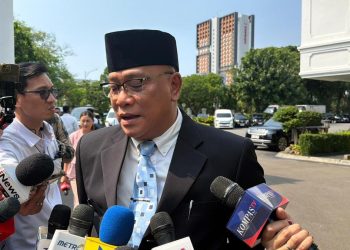 Menteri Lingkungan Hidup Jumhur Hidayat Pimpin Konvoi Motor di Hari Buruh 1 Mei