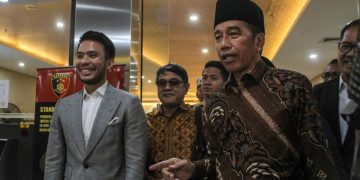 Jokowi Dipastikan Hadir di Sidang Roy Cs dan Tunjukkan Ijazah Asli