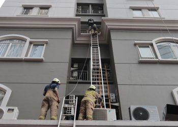 Kebakaran di Apartemen Mediterania Terjadi dalam Foto