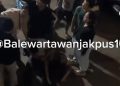 Pemuda Dikeroyok sampai Terjatuh ke Lantai Dasar Pasar Grogol