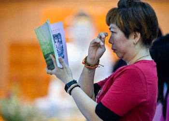 Khidmat Perayaan Tri Suci Waisak di Aceh
