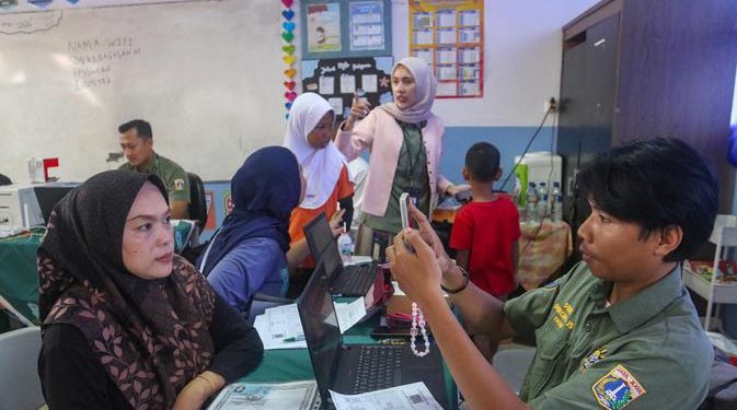 Dukcapil Jakarta Selatan Adakan Layanan Laksana Sultan di SDN Kebagusan 01