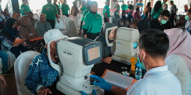 126 Pasien Operasi Katarak Gratis di Bogor dengan 7 Dokter Mata Terlibat