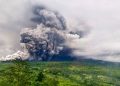 Erupsi Gunung Semeru Muntahkan Awan Panas Guguran Malam Sabtu
