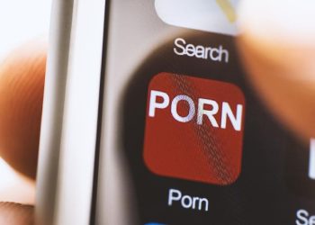 Polisi Amankan Penyiar Acara Konten Dewasa di Platform Media Sosial