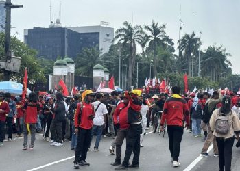 Jalan Depan DPR Arah Slipi Ditutup Akibat Aksi Buruh May Day 2026