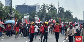 Jalan Depan DPR Arah Slipi Ditutup Akibat Aksi Buruh May Day 2026