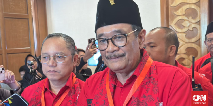 Jokowi Jadi Ketua Dewan Pembina PSI Menurut PDIP Tidak Mengejutkan