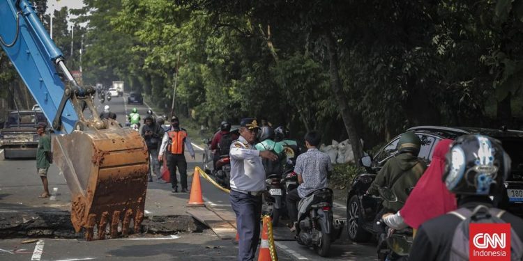 Daftar Pengalihan Arus Lalu Lintas Usai Jalan Amblas di Lenteng Agung Jakarta Selatan