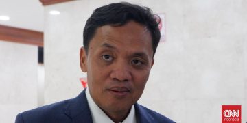 Anggota DPRD Jember Ditegur Main Game dan Merokok Saat Rapat oleh Gerindra