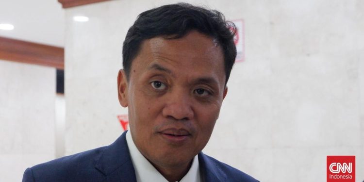 Anggota DPRD Jember Ditegur Main Game dan Merokok Saat Rapat oleh Gerindra
