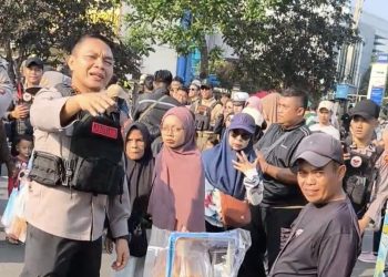 Kapolres Depok Traktir Warga Jajan saat CFD dan Ngopi Saat Patroli Malam