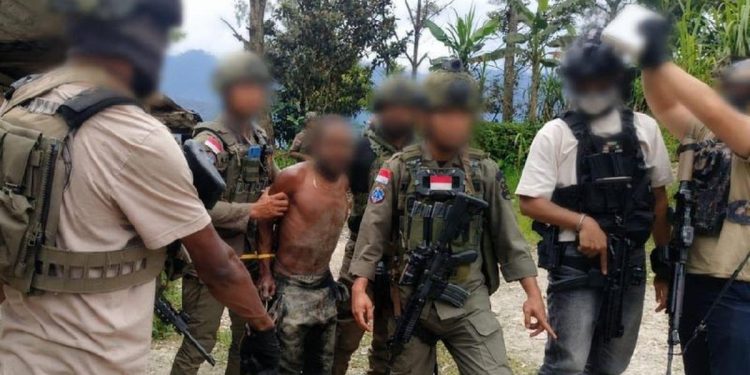 Dua Tahun Buron, Pembunuh Anggota TNI di Papua Akhirnya Ditangkap