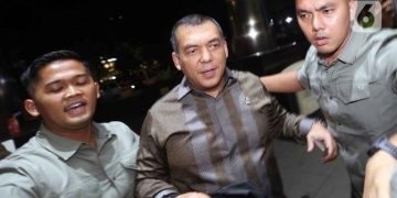 Jelang Tengah Malam, Wamen Imipas Silmy Karim Menyerahkan Diri ke KPK