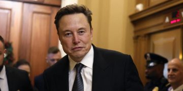 Elon Musk Menjadi Triliuner Pertama di Dunia Melalui IPO SpaceX