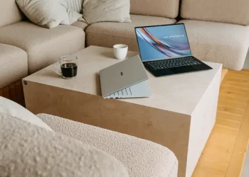 Laptop Bisnis AI Asus ExpertBook Ultra Rilis di Indonesia Klaim Kebal Maling Data