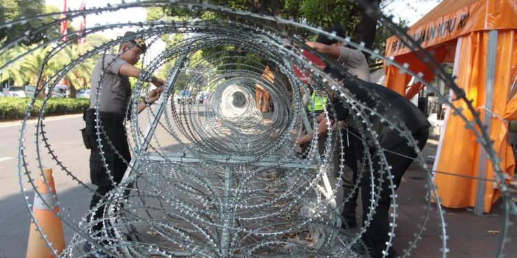Kediaman Pakubuwana XIV di Solo Dipasang Kawat Berduri