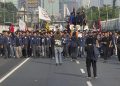 Ribuan Mahasiswa Berunjuk Rasa di DPR Soroti APBN dan MBG