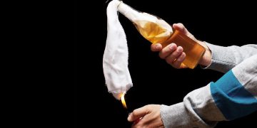 Polda Metro Menetapkan Tersangka Pembawa Molotov dalam Demontrasi Mahasiswa