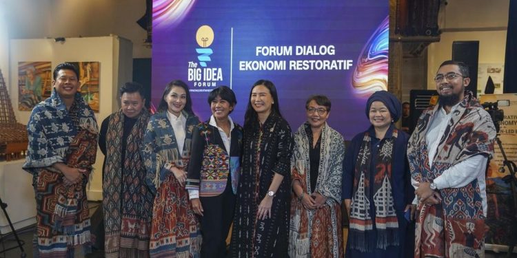 Perempuan dan Energi Diskusi dengan Sherly Tjoanda dan Diana Kusumastuti