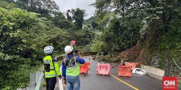 Longsor di Lembah Anai, Jalur Utama Padang-Bukittinggi Terputus Total