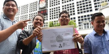 Uji Kertas dan Tinta Ijazah oleh Polisi Sebelum Tangkap Roy Suryo