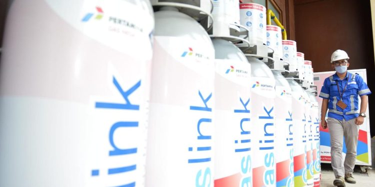 Bahlil Kolaborasi dengan Pindad untuk Produksi Tabung CNG 3 Kg