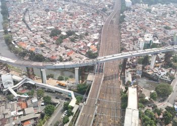 Tinggi Jalur LRT Manggarai di Atas Jalur KRL