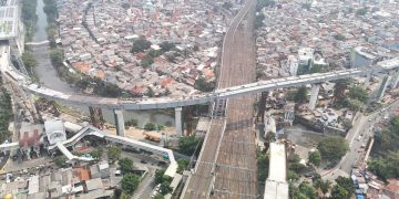 Tinggi Jalur LRT Manggarai di Atas Jalur KRL