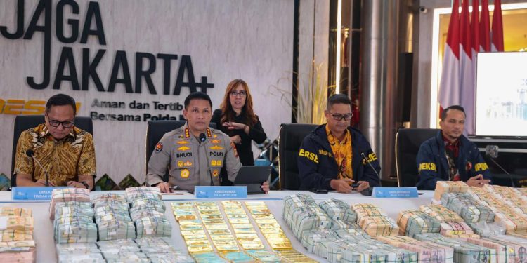 Polisi dan FBI Uji Dolar Hasil Sitaan dari Kasus Korupsi Febrie Adriansyah