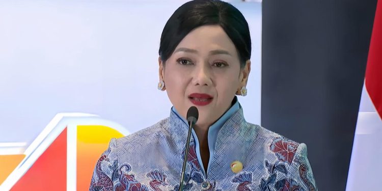 Bos OJK Ajak Investor Kembangkan Investasi di Bursa Karbon dan Sumber Daya Mineral