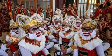 Kemeriahan Festival Yosakoi Remo di Surabaya