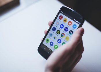 Mendikdasmen Rilis Edaran Pembatasan Penggunaan Gadget di Sekolah