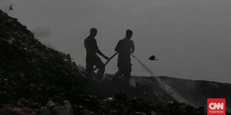 Kebakaran TPA Jatiwaringin Hari ke-10, Tersisa 5 Persen Titik Api