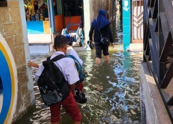Banjir Rob Rendam Pesisir Surabaya dan Imbasnya pada Sekolah