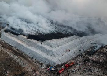 Cuaca Panas Picu Kebakaran di TPA Jatiwaringin menurut BPBD
