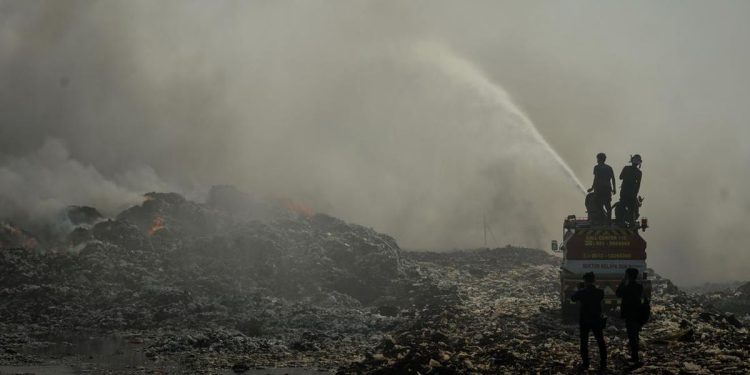 Penyelidikan Penyebab Kebakaran TPA Jatiwaringin Setelah Proses Pemadaman