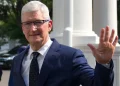 CEO Apple Tim Cook Mundur dan Serahkan Kepemimpinan kepada John Ternus