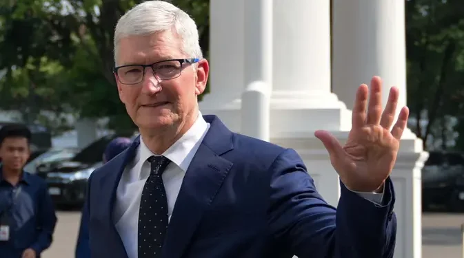 CEO Apple Tim Cook Mundur dan Serahkan Kepemimpinan kepada John Ternus