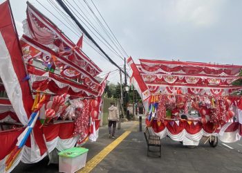 Pedagang Bendera Merah Putih Merasa Tertekan, Omzet Menurun Karena Penjualan Online