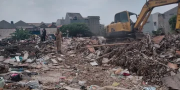 Warga Jakarta Dilarang Membakar Sampah Sembarangan