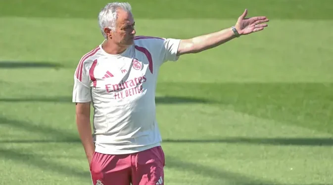 Real Madrid Melepas 3 Gelandang dari Daftar Transfer Musim 2026/2027