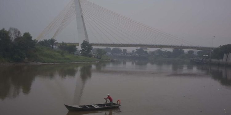 Pekanbaru Dihiasi Kabut Asap, Kualitas Udara Dalam Keadaan Tidak Sehat