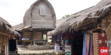 Kebakaran Rumah Adat Sade di Lombok Tengah