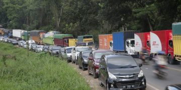 Dua Pekan Terjebak Macet Jalintim Sumatra di Palembang-Jambi
