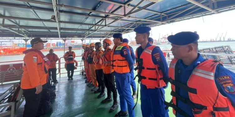 Update Terbaru Operasi SAR Kapal Mutiara Sentosa yang Terbakar di Laut