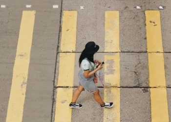 Kecanduan HP Dapat Mengancam Nyawa dan Menghabiskan Waktu, Simak Faktanya
