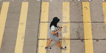 Kecanduan HP Dapat Mengancam Nyawa dan Menghabiskan Waktu, Simak Faktanya
